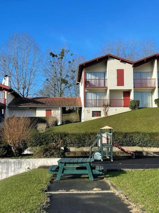 Adour Piscine Vue Montagnes Apartment Souraide Exterior photo